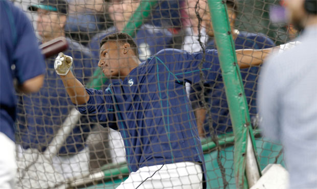 Outfielder Kyle Lewis, the Mariners' first-round draft pick this year, injured his knee while playi...