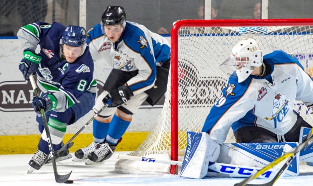 Scott Eansor scored twice for Seattle as the T-Birds beat Kootenay in overtime (Brian Liesse/T-Bird...