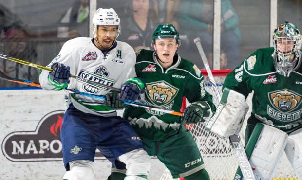 Keegan Kolesar scored twice as Seattle completed the sweep against Everett (Brian Liesse/T-Birds)...