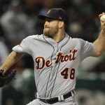 
              Detroit Tigers starter Matthew Boyd delivers a pitch during the first inning of a baseball game against the Chicago White Sox, Friday, May 26, 2017, in Chicago. (AP Photo/Paul Beaty)
            