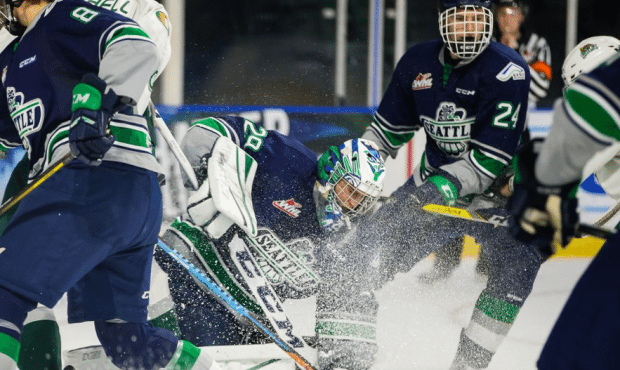 Seattle goalie Matt Berlin covers the puck during the Thunderbirds 7-4 loss to Everett (Christopher...