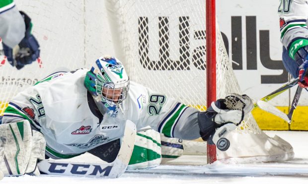 Matt Berlin sprawls to make a save during the Seattle Thunderbirds 5-4 win against Spokane Friday n...