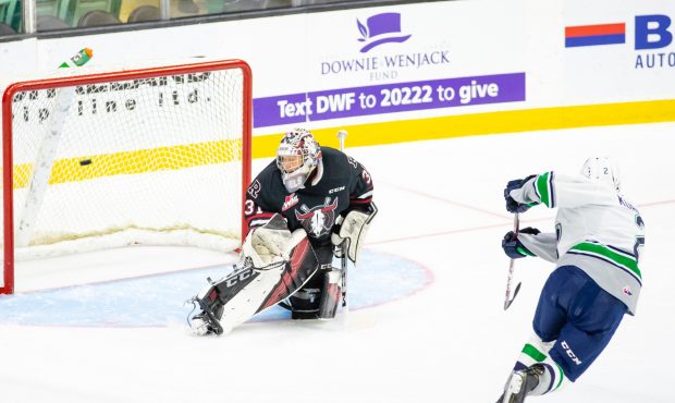 Seattle's Simon Kubicek beats Ethan Anders in the shootout to propel the Thunderbirds to a win in R...