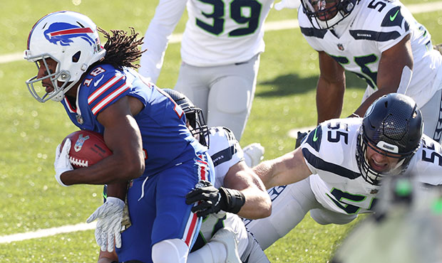 Seahawks Bills kickoff...