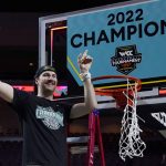 No. 1 Gonzaga outlasts No. 17 Saint Mary's, wins WCC tourney