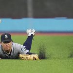 Kikuchi beats former team, Blue Jays top Mariners 6-2