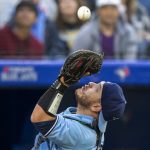 Berríos sharp as Jays blank Mariners behind Springer triple