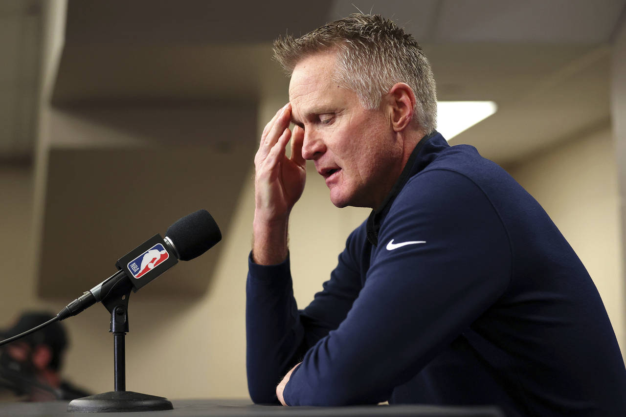 Reacting to the Uvalde, Texas, school shooting earlier in the day, Golden State Warriors coach Stev...