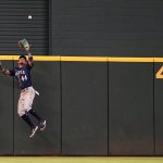 Mariners win 14th in row, Rodríguez key hit to beat Rangers
