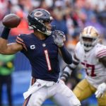 Fields throws 2 TDs, Bears top 49ers 19-10 in Eberflus debut