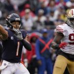 Fields throws 2 TDs, Bears top 49ers 19-10 in Eberflus debut