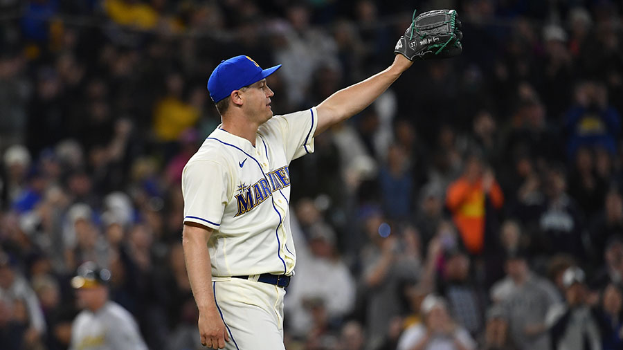 Mariners Paul Sewald...