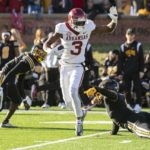 Missouri holds off Arkansas 29-27 to reach bowl eligibility