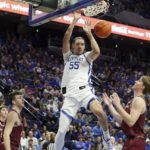 Reeves scores 18, No. 19 Kentucky tops Bellarmine 60-41