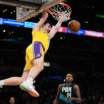LeBron gets 31 in Lakers' 128-109 rout of Dame-less Blazers