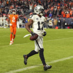 Adams' 35-yard TD in OT powers Raiders past Broncos 22-16
