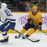 Stamkos' power-play goal in OT puts Lightning over Predators