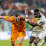 Netherlands strikes late to beat Senegal 2-0 at World Cup