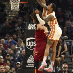 Mitchell, Garland combine for 55 in Cavs' win over Hawks