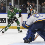 Wedgewood, Robertson lead Stars to 4-1 win over Blues