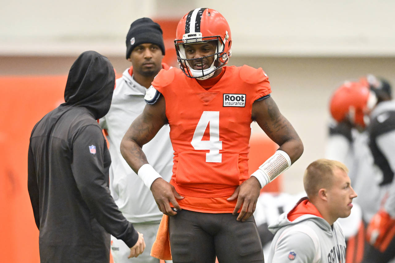 Cleveland Browns quarterback Deshaun Watson (4) stands on the field during an NFL football practice...