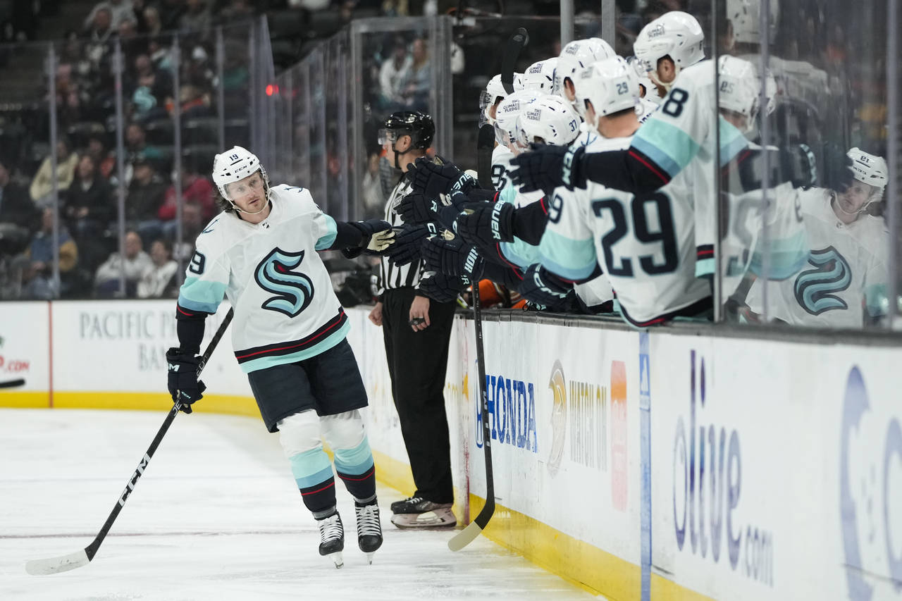 Seattle Kraken rally to beat Ducks 5-4 for 5th straight win - Seattle ...