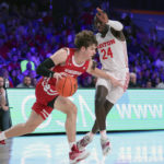 Wisconsin outlasts Dayton 43-42 in Battle 4 Atlantis