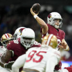 Garoppolo throws for 4 TDs, 49ers top Cards in Mexico City
