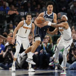 Rare buzzer-beater helps outmanned Nuggets beat Mavs 98-97