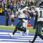 Jalen Hurts' late TD run gives Eagles 17-16 win over Colts