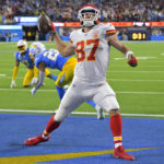 Kelce scores 3 touchdowns, Chiefs rally past Chargers 30-27