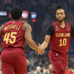 Mitchell, Garland combine for 55 in Cavs' win over Hawks