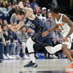 Rare buzzer-beater helps outmanned Nuggets beat Mavs 98-97