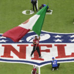Garoppolo throws for 4 TDs, 49ers top Cards in Mexico City