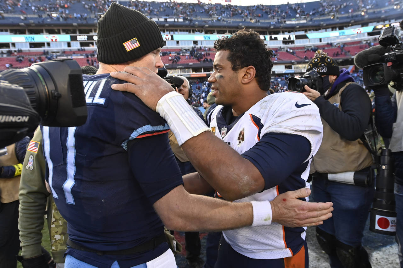 Seahawks Russell Wilson Ryan Tannehill...