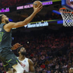 Timberwolves hang on, top undermanned 76ers 112-109