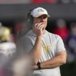 No. 1 Georgia overcomes slow start, routs Georgia Tech 37-14