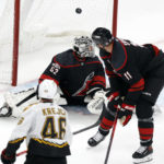 Bruins set NHL record: 12 straight home wins to start season
