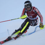 American Mikaela Shiffrin takes 1st-run lead at WCup slalom