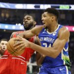 DeRozan scores 36, Bulls down Bucks 118-113