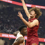 Mitchell, Garland combine for 55 in Cavs' win over Hawks