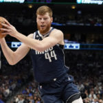 Rare buzzer-beater helps outmanned Nuggets beat Mavs 98-97