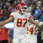 Kelce scores 3 touchdowns, Chiefs rally past Chargers 30-27