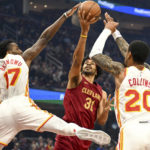 Mitchell, Garland combine for 55 in Cavs' win over Hawks