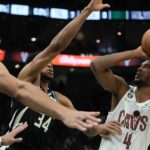 Bucks storm back in 2nd half to beat Cavaliers 117-102