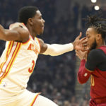 Mitchell, Garland combine for 55 in Cavs' win over Hawks