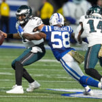 Jalen Hurts' late TD run gives Eagles 17-16 win over Colts