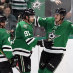 Stars score 4 times in second period, beat Los Angeles 5-2