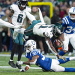 Jalen Hurts' late TD run gives Eagles 17-16 win over Colts