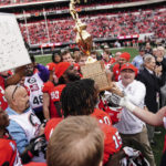 No. 1 Georgia overcomes slow start, routs Georgia Tech 37-14